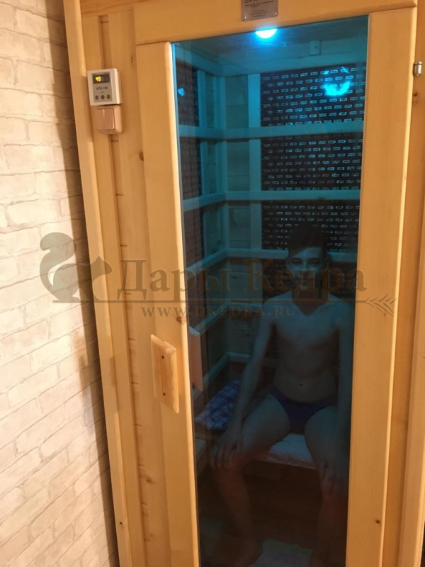Одноместная инфракрасная сауна кабина из кедра и липы с карбоновыми нагревателями